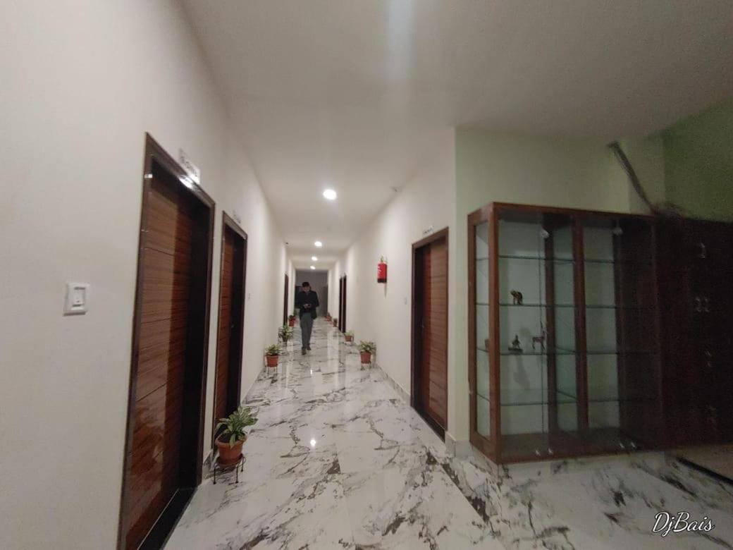 Tierra Hotel Cum Restaurant Казиранга Экстерьер фото