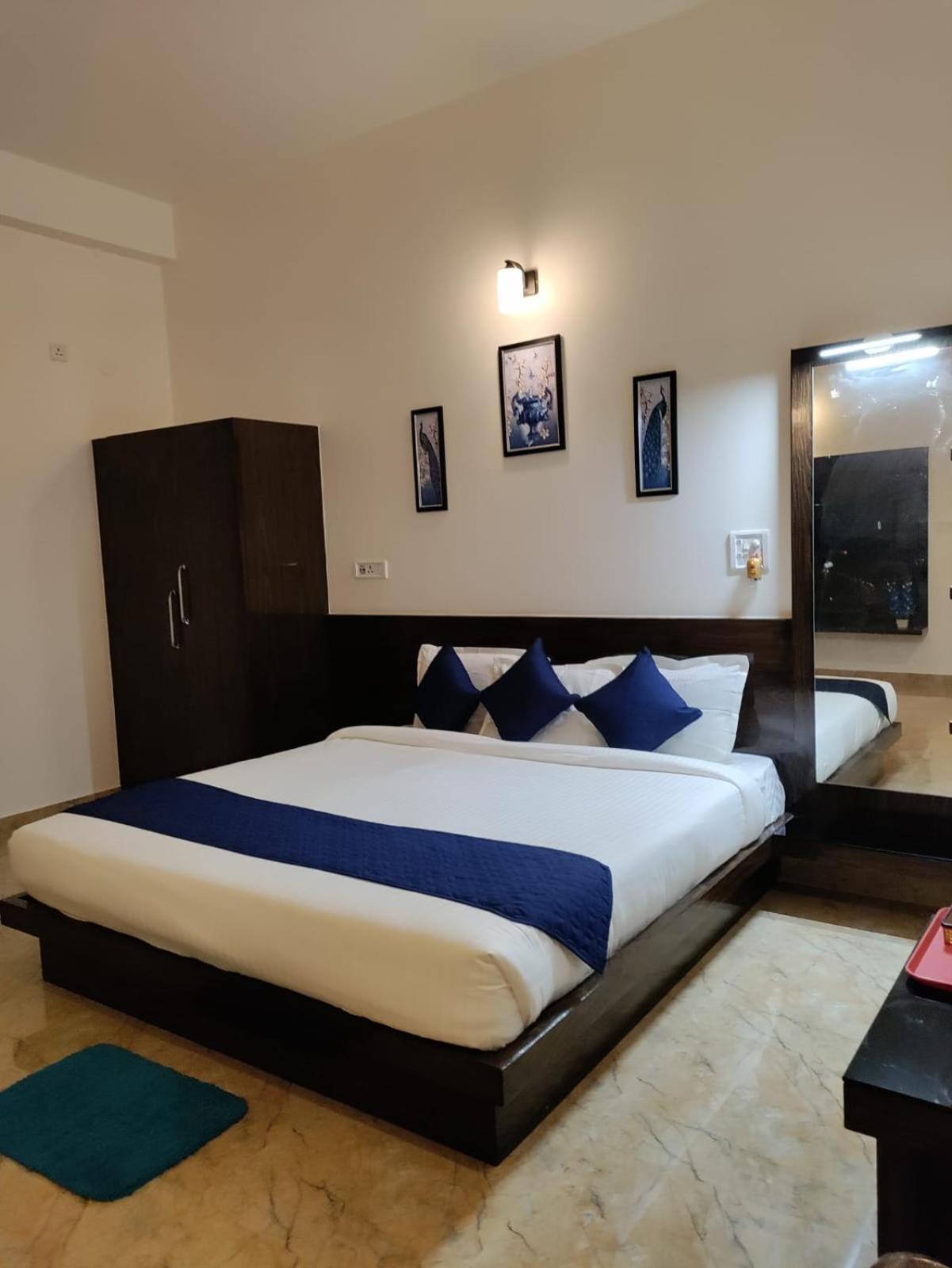 Tierra Hotel Cum Restaurant Казиранга Экстерьер фото